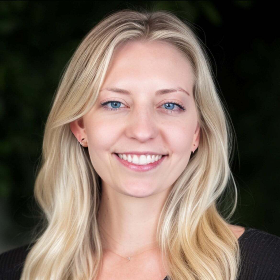 Kelsey Woodbridge Headshot-1